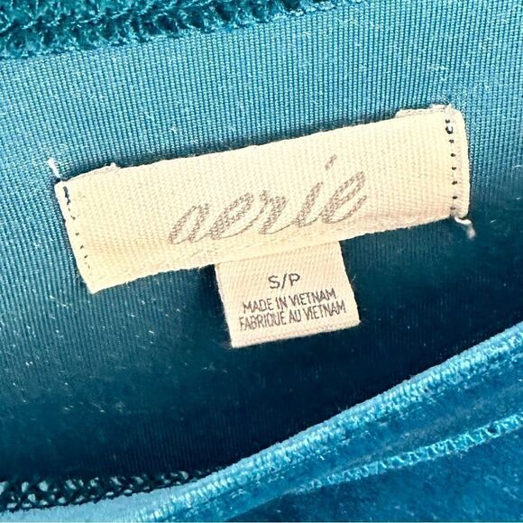 Aerie Velour Long sleeve - Picture 2 of 2